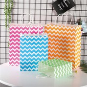 Bossa de mà de corda rodona amb patró corrugat kraft